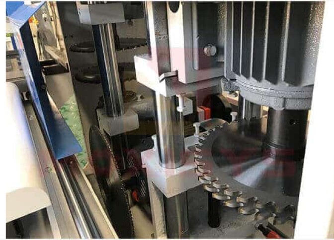 Automatic End Milling Machine Table Move Details 2