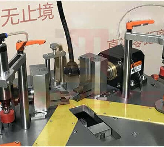 Single Head Corner Crimping Machine 160D Details 1